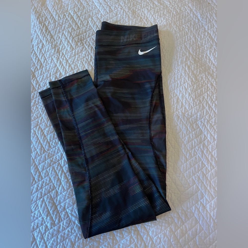 Nike • Pro Hyper Cool 7/8 length Leggings